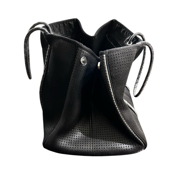Chucka Black and Gray Perforated Tote Bag with Rope Handles SZ L - Picture 4 of 7